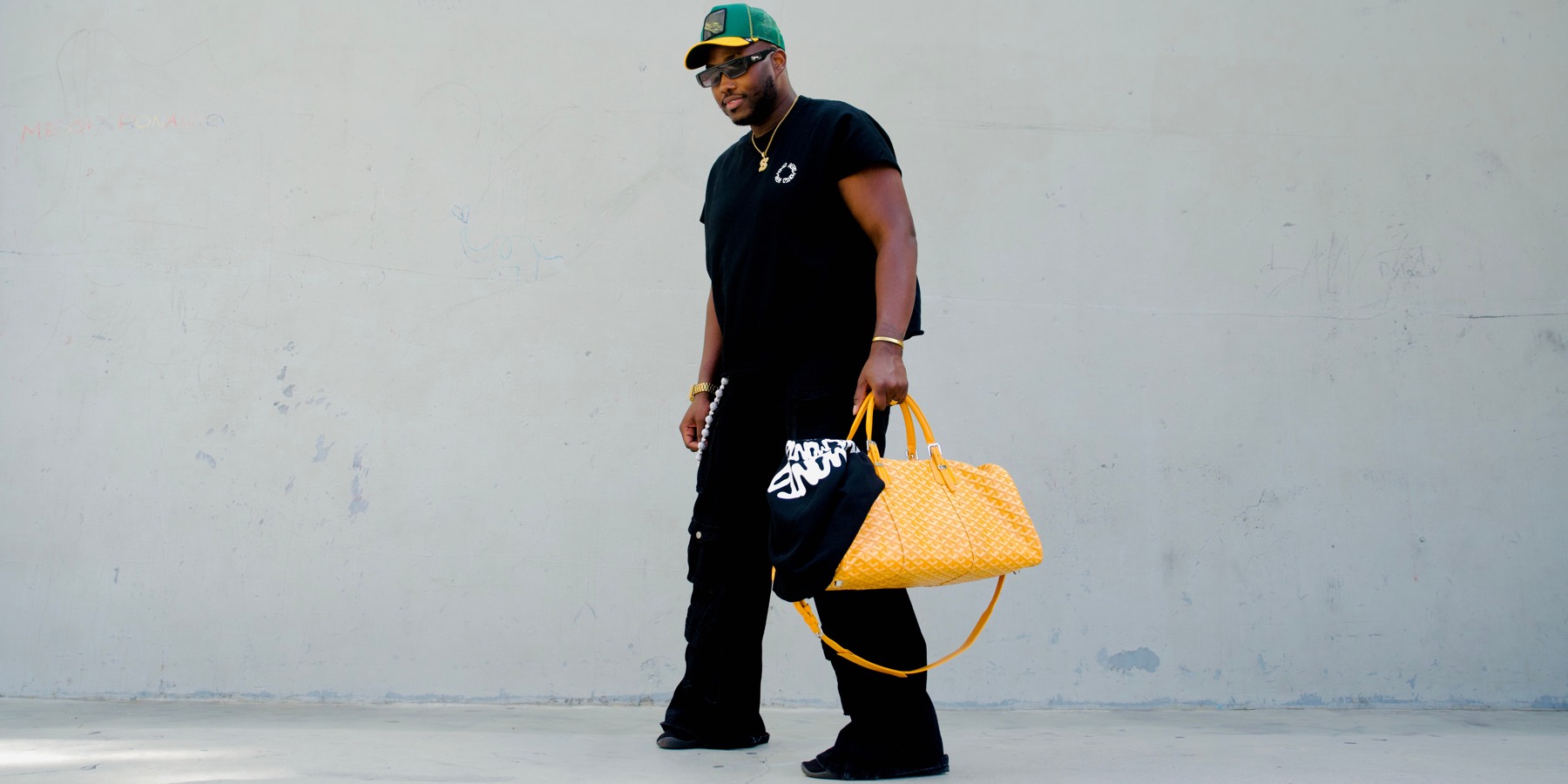 Monto Aeru garment worn on location