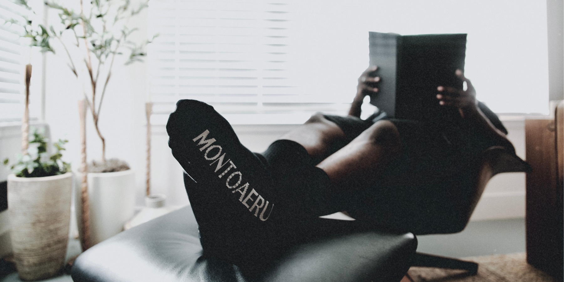 Monto Aeru socks worn at home