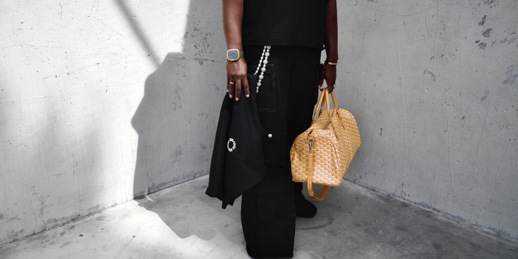 Monto Aeru garment worn on location